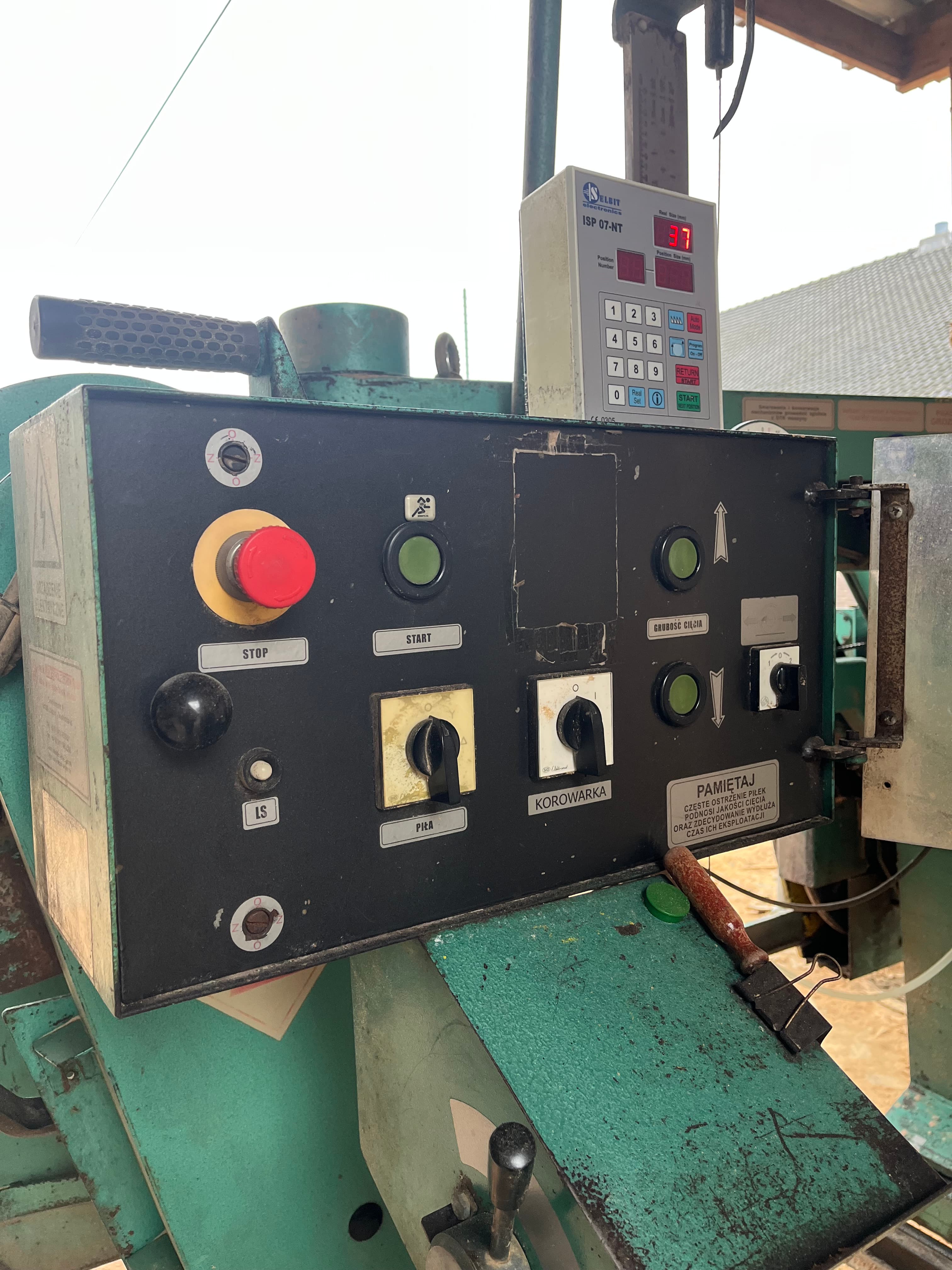 Horizontal bandsaw, machine controls 